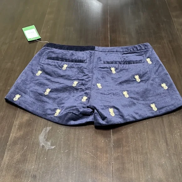 Lilly Pulitzer Adie Short - Picture 6 of 11